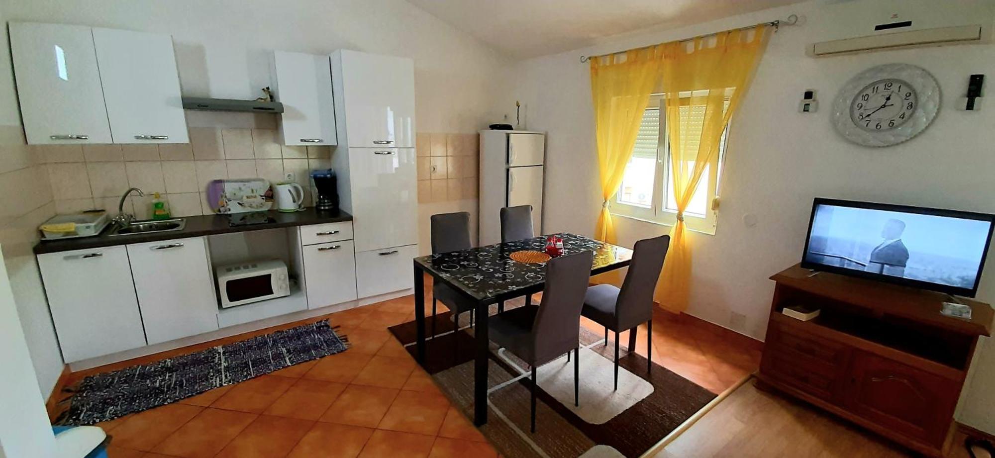 Ema & Sea Apartment'S พูลา ภายนอก รูปภาพ